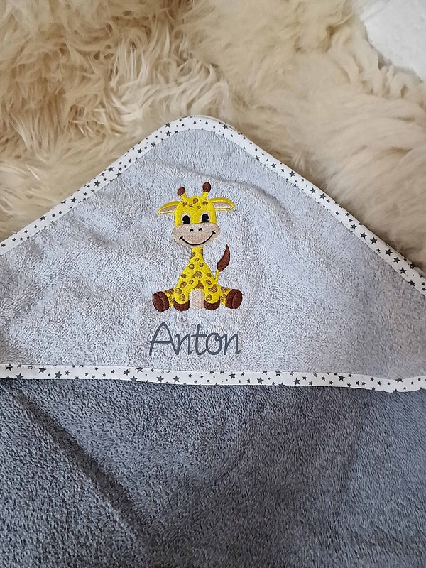 Babybadetuch Kapuzenhandtuch Giraffe grau & Wunschname W403