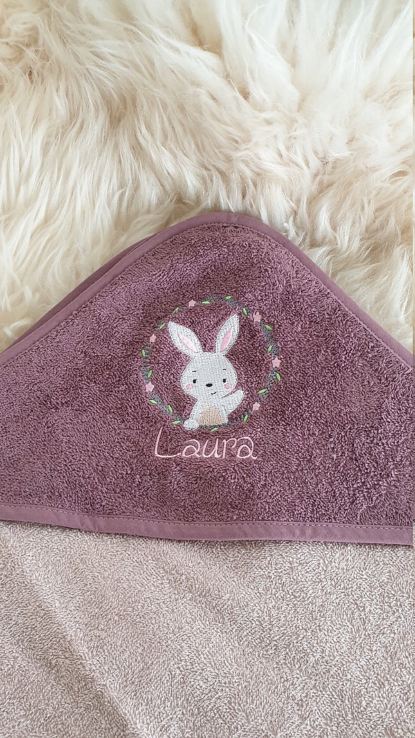 Babybadetuch Kapuzenhandtuch Hase mauve & Wunschname W334