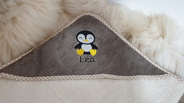 Babybadetuch Kapuzenhandtuch Pinguin beige braun & Wunschname W436
