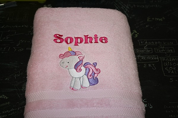 Handtuch Einhorn BC mit Namen bestickt W420