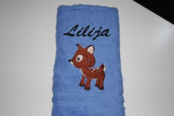 Handtuch kleines Reh mit Namen bestickt W504
