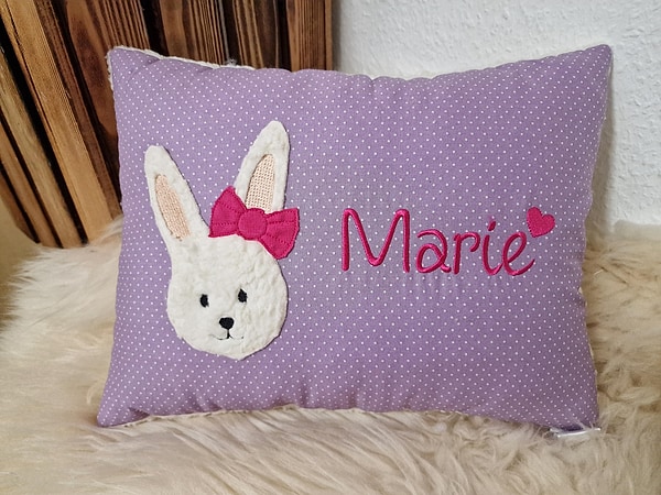 Kissen Taufkissen Hase Hasenmädchen flieder Punkte & Wunschnamen W1542