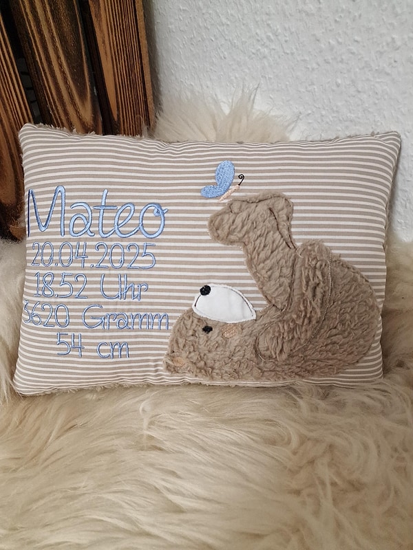 Kissen Taufkissen Bär Teddy Schmetterling beige Streifen hellblaue Schrift & Wunschnamen W1871