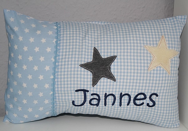 Kissen 2 Sterne hellblaue Sterne hellblau Karo & Wunschnamen W746
