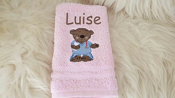 Handtuch Krankenschwester Krankenbär Bär Bärchen Pfleger mit Namen bestickt W410