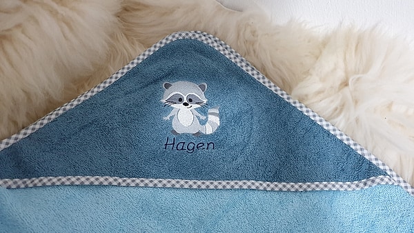 Babybadetuch Kapuzenhandtuch Waschbär petrol & Wunschname W398