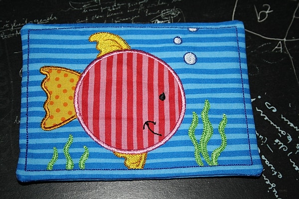 Tassenuntersetzer Mug Rug Fisch blaue Streifen W696