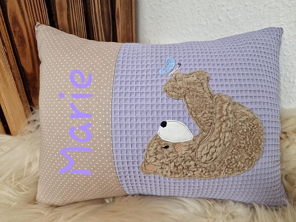 Kissen Taufkissen Bär Teddy Schmetterling Punkte hellbeige Waffel flieder 2tl & Wunschnamen W1531