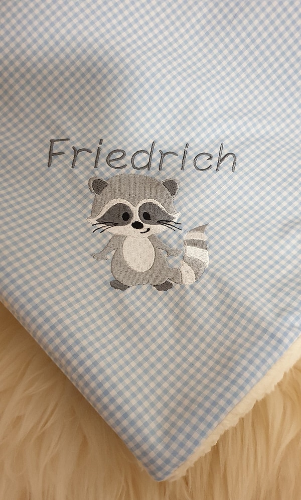 Babydecke Decke Kuscheldecke Waschbär Karo hellblau & Wunschnamen W74