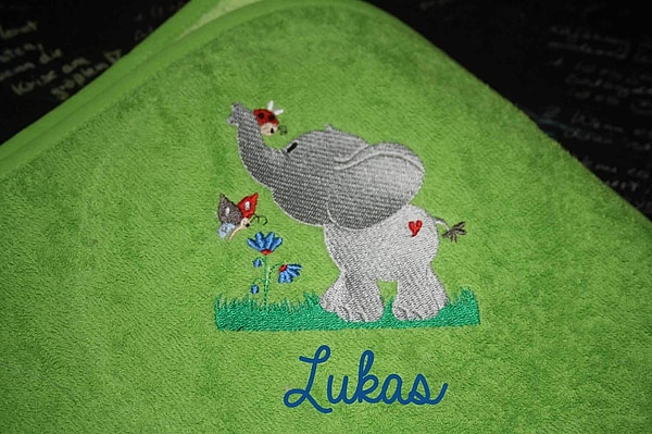 Babybadetuch Kapuzenhandtuch Elefant grün & Wunschname W546