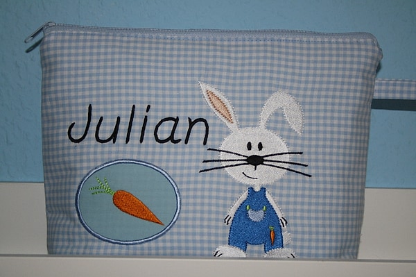 Windeltasche Kulturtasche Hase Möhrchen hellblau mit Namen W189