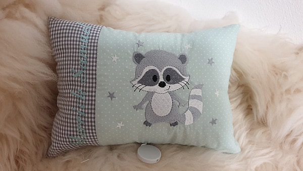 Spieluhr Waschbär grau mint mit Namen bestickt W1524