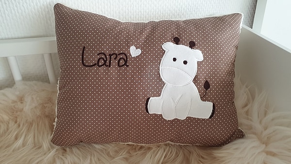 Kissen Taufkissen Giraffe dunkelbeige Punkte & Wunschnamen W904