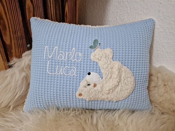Kissen Taufkissen Bär Teddy Eisbär Schmetterling hellblau Waffel & Wunschnamen W964