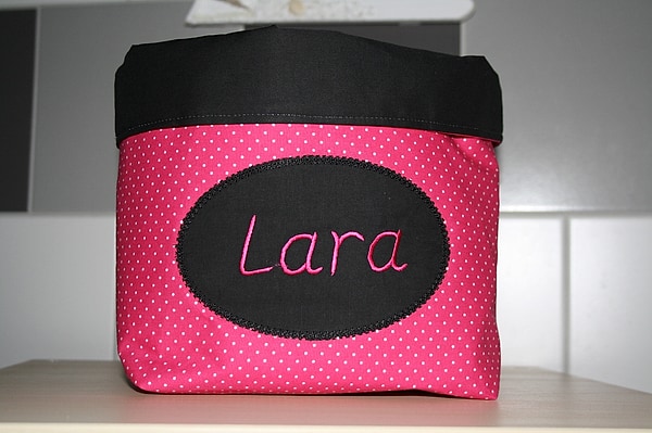 Utensilo mit Wunschnamen schwarz pink W712