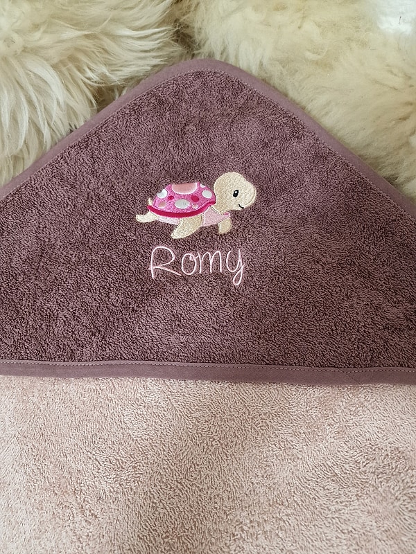 Babybadetuch Kapuzenhandtuch Schildkröte mauve rosa & Wunschname W463