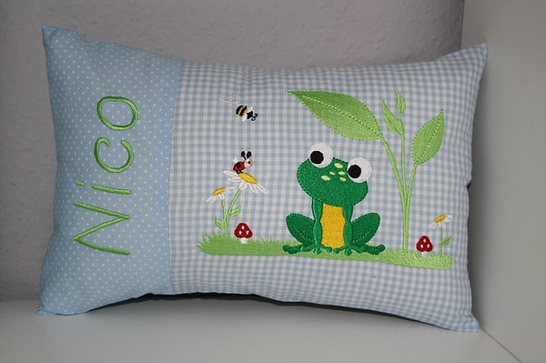 Kissen Frosch Punkte Karo hellblau & Wunschnamen W1290