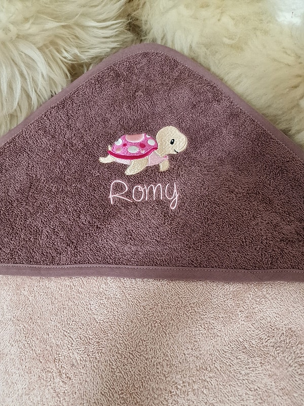 Babybadetuch Kapuzenhandtuch Schildkröte mauve rosa & Wunschname W463