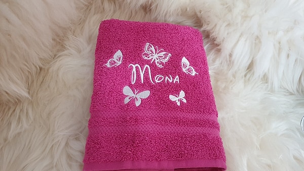 Handtuch Schmetterlinge mit Namen bestickt W522