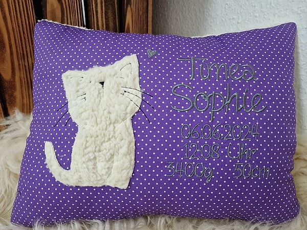 Kissen Taufkissen Katze Kätzchen lila Punkte & Wunschnamen W1073