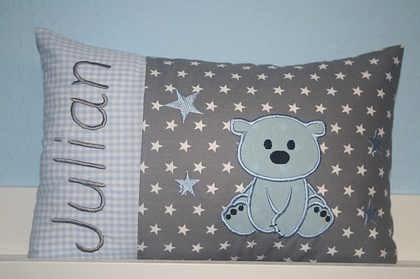 Kissen Bär Teddy hellblau Sterne grau & Wunschnamen W1418