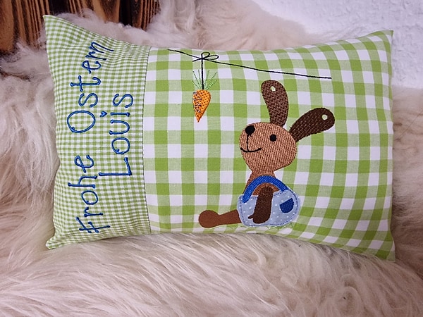 Kissen Hase mit Möhrchen grün & Wunschnamen W870