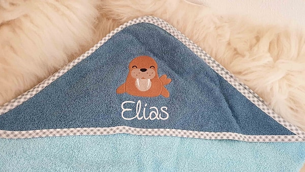 Babybadetuch Kapuzenhandtuch Walross petrol & Wunschname W569