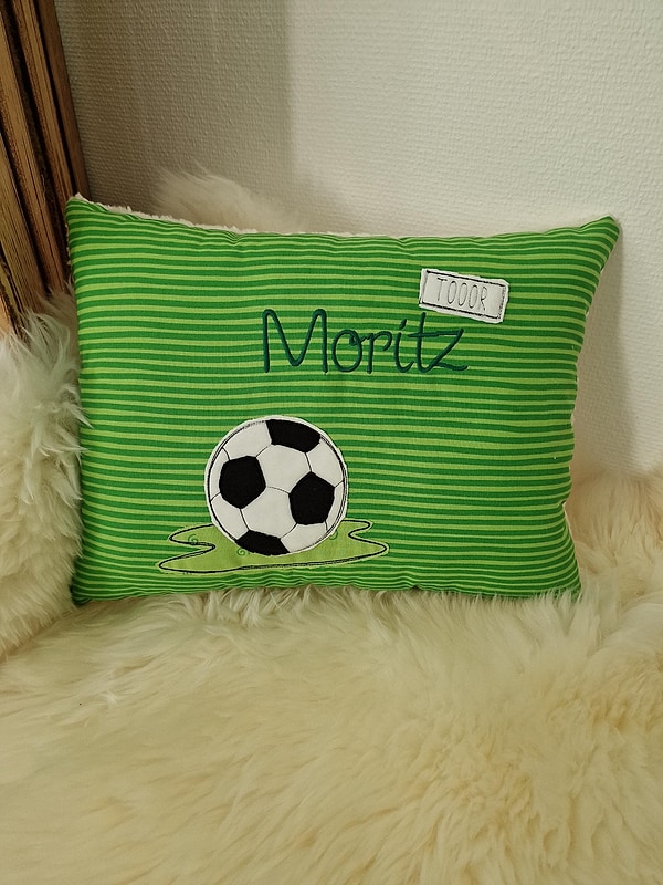 Kissen Fußball TOOOR Streifen grün & Wunschnamen W1826