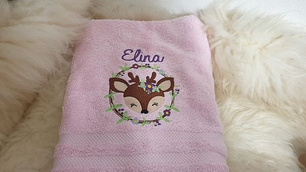 Handtuch Reh Blumen rosa mit Namen bestickt W613