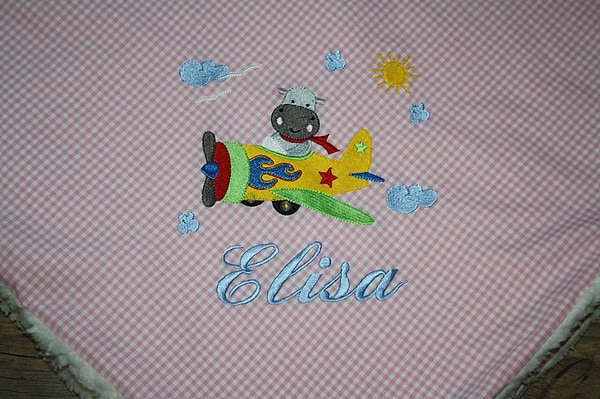 Babydecke Decke Kuscheldecke Nilpferd im Flugzeug rosa Karo & Wunschnamen W73