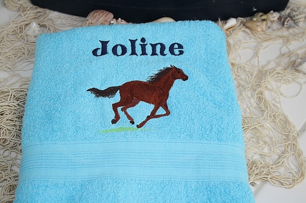 Handtuch Pferd Galopp mit Namen bestickt W623