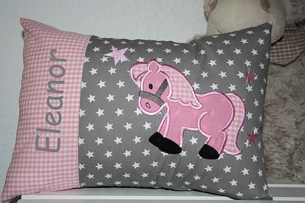 Kissen Pferd Pferdchen Karo rosa, graue Sterne & Wunschnamen W1341