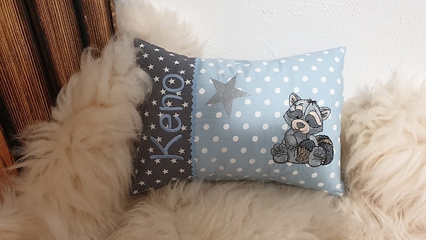 Kissen Waschbär Stern hellblaue Dots graue Sterne & Wunschnamen W1163