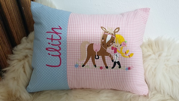 Kissen Pferd Reiterin Punkte hellblau rosa Karo blond 2 & Wunschnamen W855