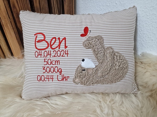 Kissen Taufkissen Bär Teddy Schmetterling beige Streifen rote Schrift & Wunschnamen W1575